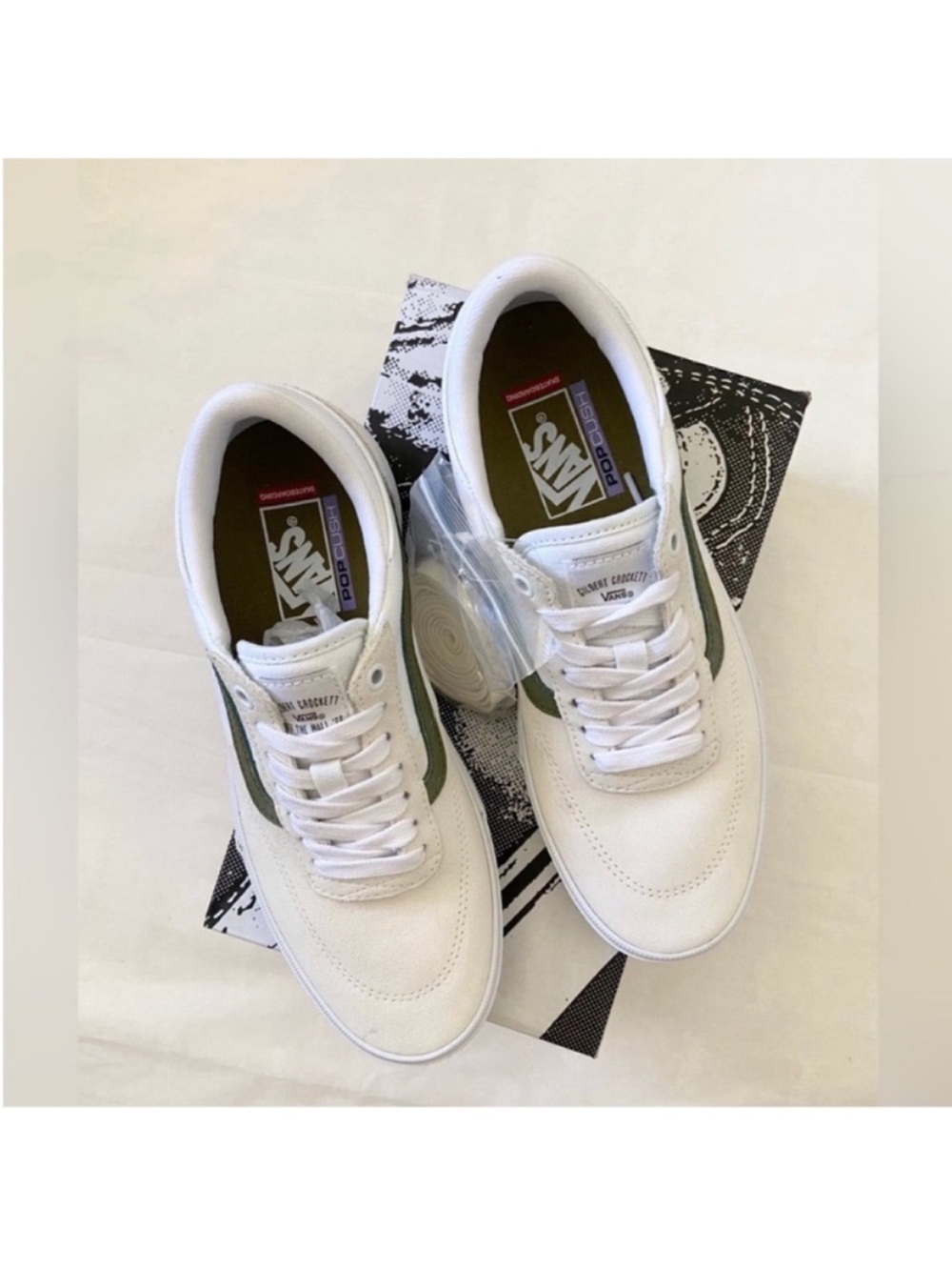 Vans Gilbert Crockett Shoe
True White / Green Women 9.0 US
Mens 7.5 US - Picture 3 of 13